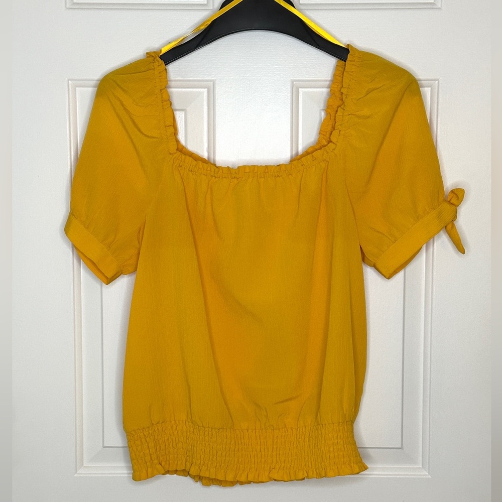 Like new Michael Kors blouse - size L - golden yellow